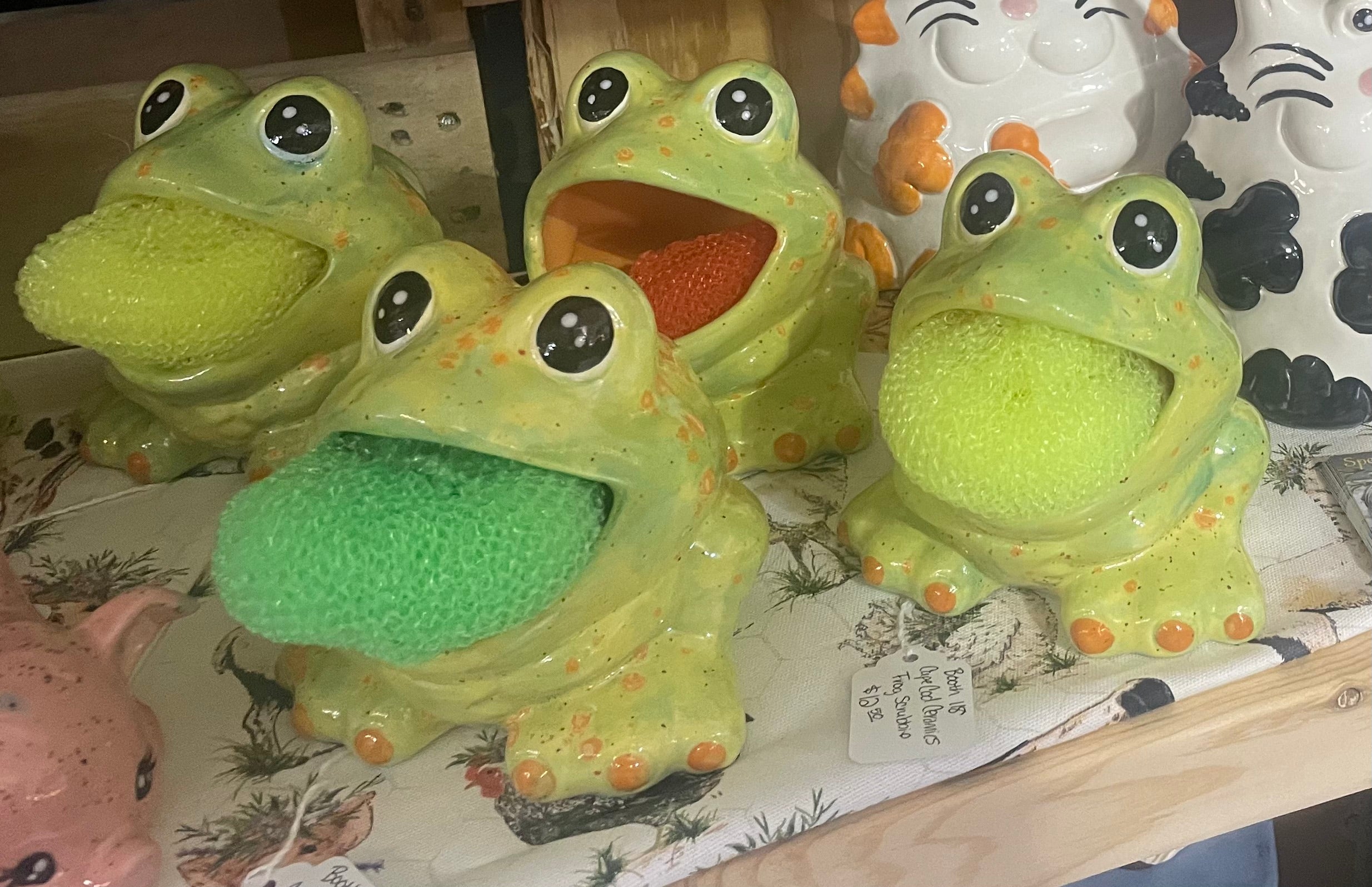 Retro, Frog Scrubby